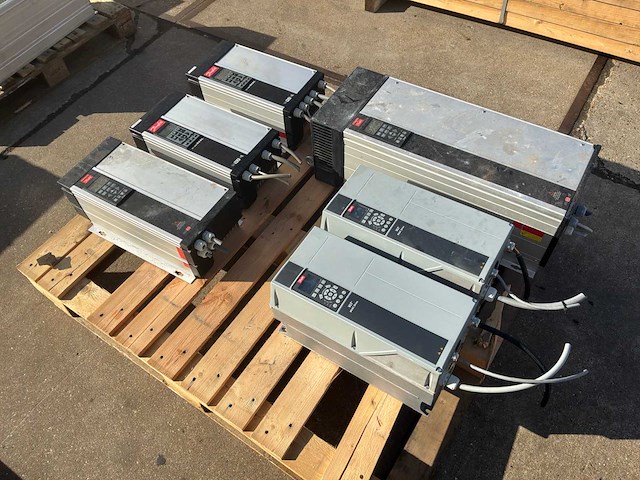 Danfoss frequentieregelaar (6x) - afbeelding 1 van  8