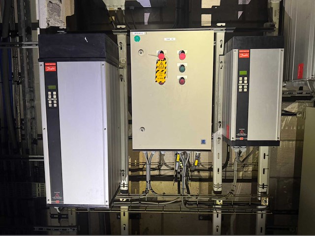 Danfoss frequentieregelaar set met schakelkast - afbeelding 1 van  15