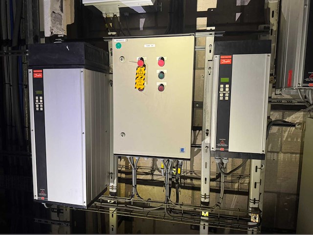 Danfoss frequentieregelaar set met schakelkast - afbeelding 11 van  15