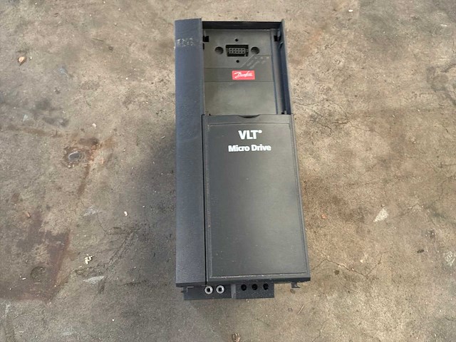 Danfoss microdrive fc-51 frequentieregelaar (2x) - afbeelding 1 van  2