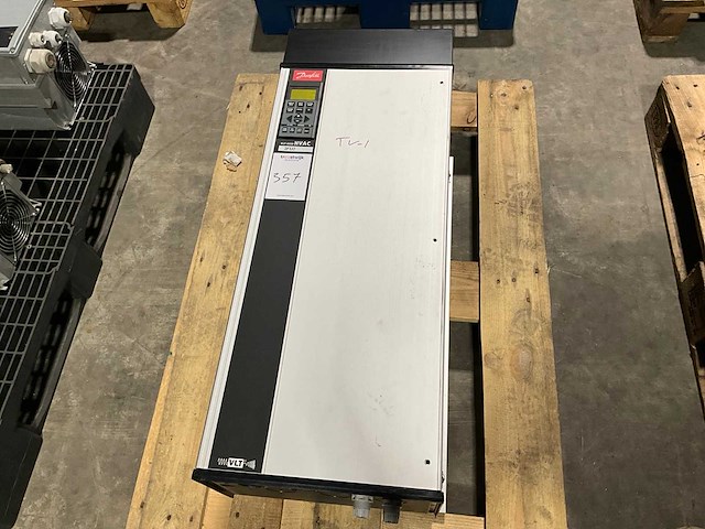Danfoss t60a2h1 (43,8 kva) frequentieregelaar - afbeelding 1 van  6