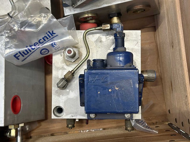 Danfoss / vickers - partij hydraulische ventielblokken & regelventielen - afbeelding 7 van  7