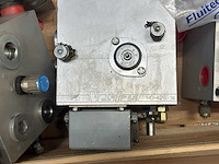 Danfoss / vickers - partij hydraulische ventielblokken & regelventielen - afbeelding 3 van  7