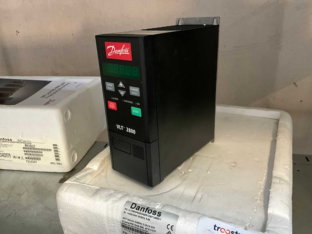 Danfoss vlt 2800 0,37 kw frequentieregelaar - afbeelding 1 van  5