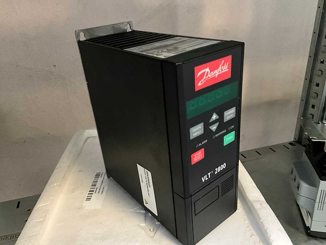 Danfoss vlt 2800 0,37 kw frequentieregelaar - afbeelding 2 van  5