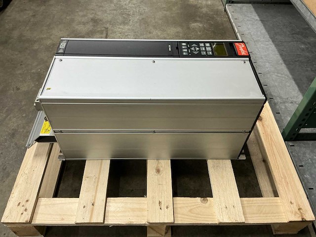 Danfoss vlt 5000 175z4099 23kva frequentieregelaar - afbeelding 2 van  7