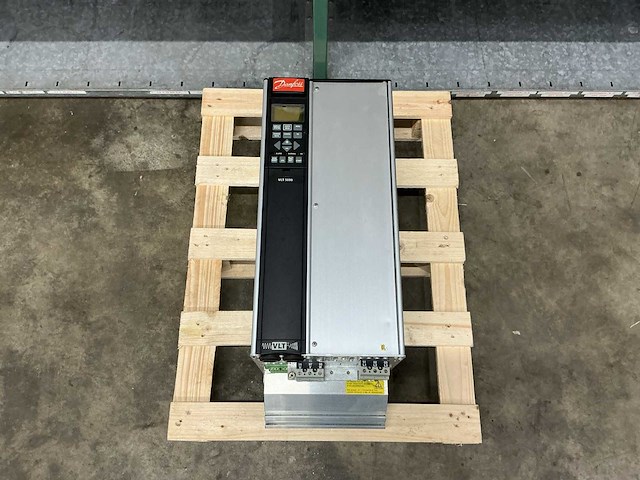 Danfoss vlt 5000 175z4099 23kva frequentieregelaar - afbeelding 5 van  7