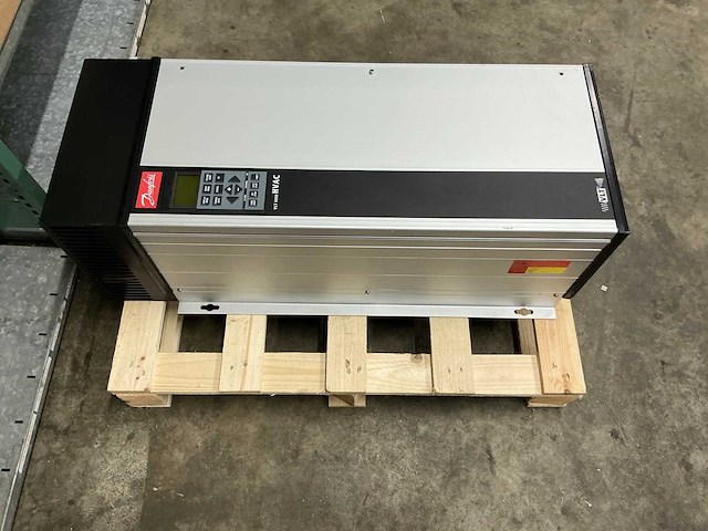 Danfoss vlt 6000 hvac 175z7055 23kva ip54 frequentieregelaar - afbeelding 3 van  5