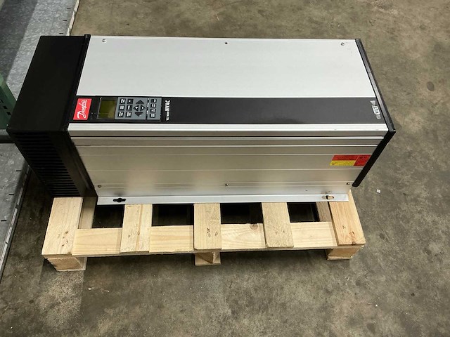 Danfoss vlt 6000 hvac 175z7056 27kva frequentieregelaar - afbeelding 4 van  7