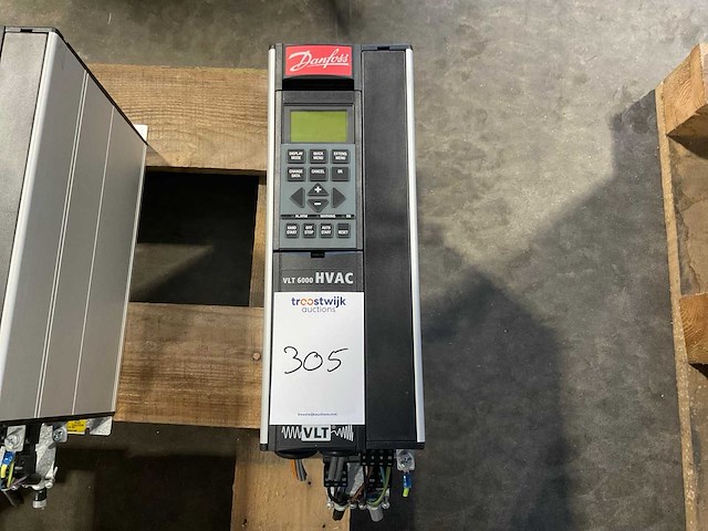 Danfoss vlt 6000 hvac 7,2kva frequentieregelaar - afbeelding 1 van  3
