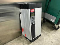 Danfoss vlt 6000 hvac 9.3kva 175z7052 ip54 frequentieregelaar - afbeelding 1 van  5