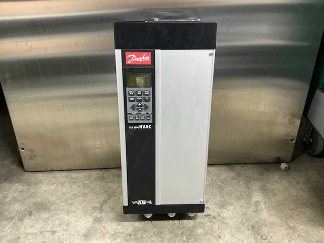 Danfoss vlt 6000 hvac 9.3kva 175z7052 ip54 frequentieregelaar - afbeelding 2 van  5