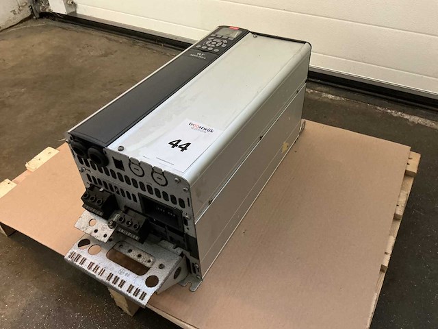 Danfoss vlt aqua drive 22 kw frequentieregelaar - afbeelding 1 van  5