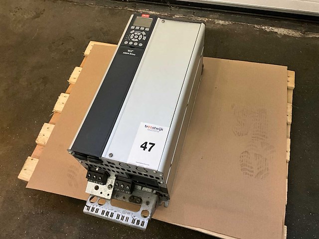 Danfoss vlt aqua drive 37 kw frequentieregelaar - afbeelding 1 van  5