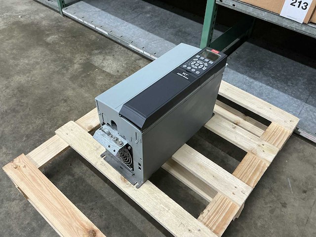 Danfoss vlt aqua drive fc202 15kw 131u0877 frequentieregelaar - afbeelding 1 van  6