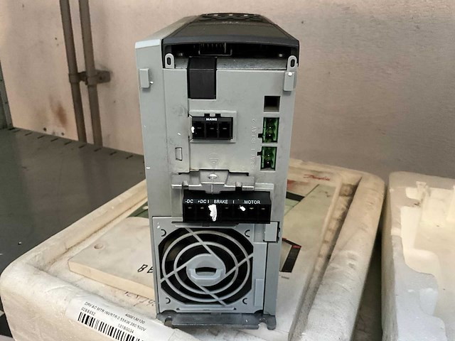 Danfoss vlt automationdrive fc-302 0,55 kw frequentieregelaar - afbeelding 2 van  5