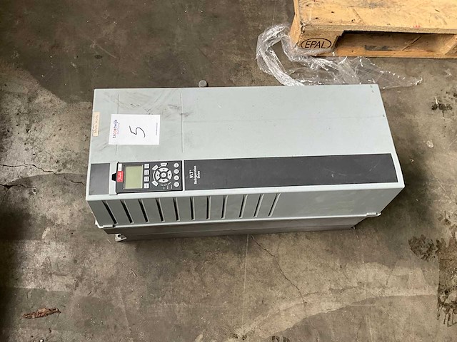 Danfoss vlt fc-103 frequentieregelaar - afbeelding 2 van  4