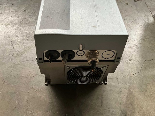 Danfoss vlt fc-103p11 frequentieregelaar - afbeelding 2 van  3