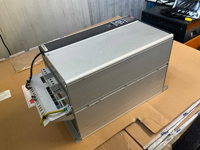 Danfoss vlt fc 302 37 kw frequentieregelaar - afbeelding 1 van  4