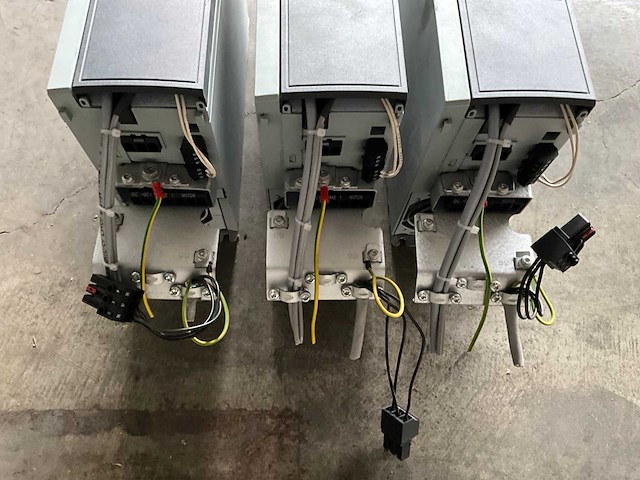 Danfoss vlt fc-302p3 frequentieregelaar (3x) - afbeelding 2 van  3