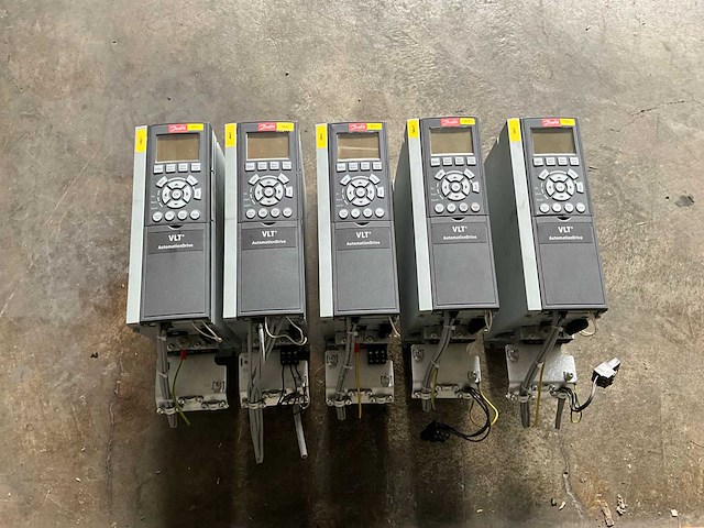 Danfoss vlt fc-302p3 frequentieregelaar (5x) - afbeelding 1 van  7