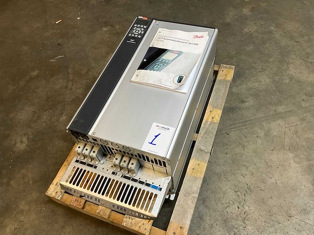 Danfoss vlt frequentieregelaar 55 kw - afbeelding 1 van  6