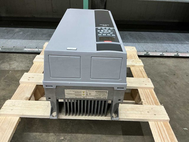Danfoss vlt hvac drive 11kw 131b1277 frequentieregelaar - afbeelding 5 van  6