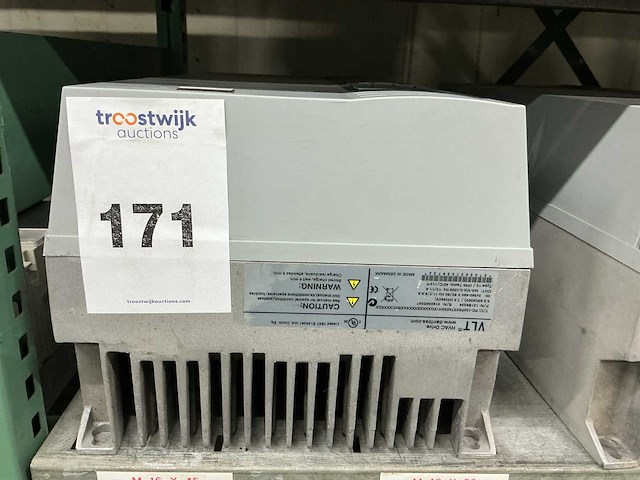 Danfoss vlt hvac drive 5.5kw fc102 131b4224 frequentieregelaar - afbeelding 5 van  6
