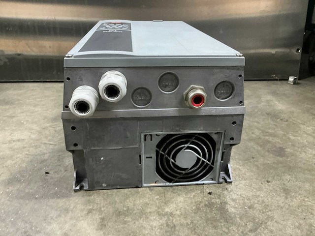Danfoss vlt hvac drive 5,5kw frequentieregelaar - afbeelding 5 van  7