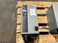 Danfoss vlt hvac drive fc-102 frequentieregelaar - afbeelding 1 van  2