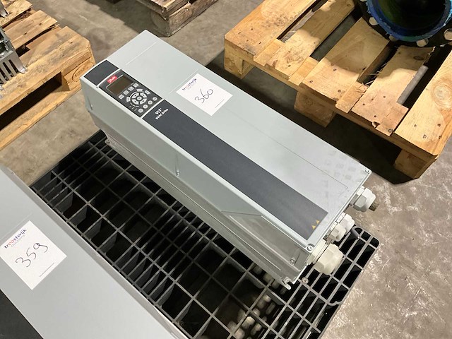 Danfoss vlt hvac fc-102 frequentieregelaar - afbeelding 2 van  5