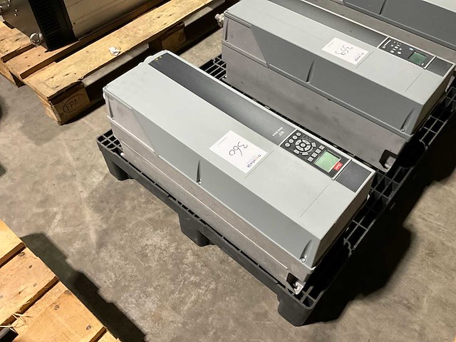 Danfoss vlt hvac fc-102 frequentieregelaar - afbeelding 3 van  5