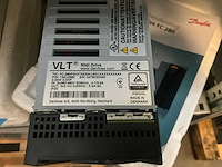 Danfoss vlt midi drive fc-280 2,2 kw frequentieregelaar - afbeelding 3 van  5