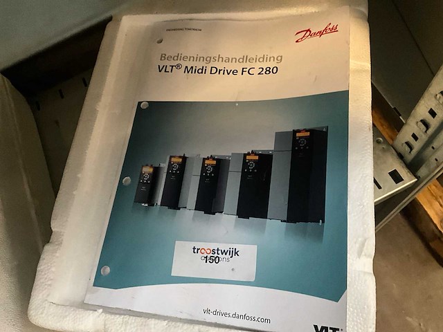 Danfoss vlt midi drive fc-280 2,2 kw frequentieregelaar - afbeelding 3 van  5