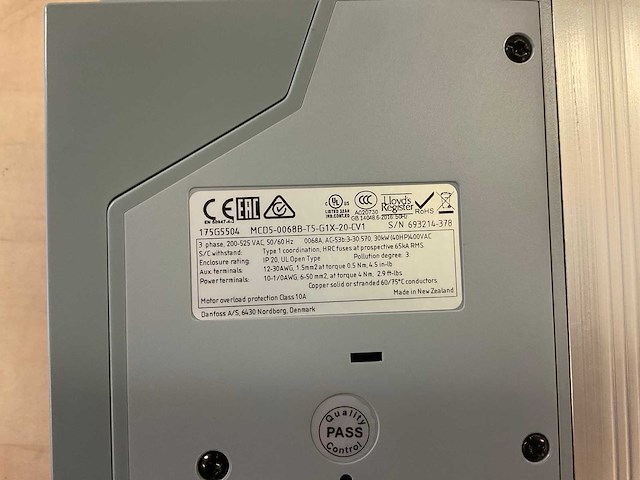 Danfoss vlt soft starter mcd5-0068b-t5-g1x-20-cv1 frequentieregelaar - afbeelding 2 van  2