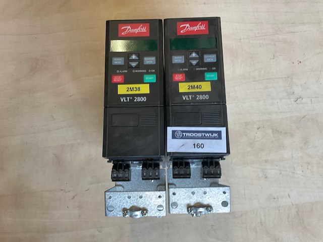 Danfoss vlt2805pt frequentieregelaar (2x) - afbeelding 1 van  3