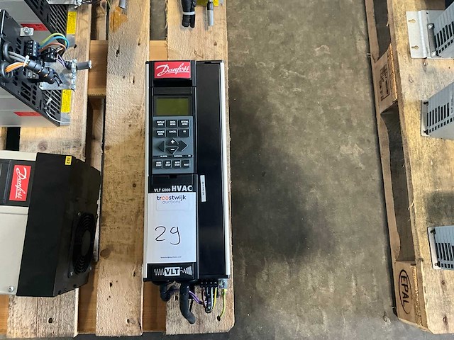 Danfoss vtl 6000hvac 11,5kva frequentieregelaar - afbeelding 1 van  5