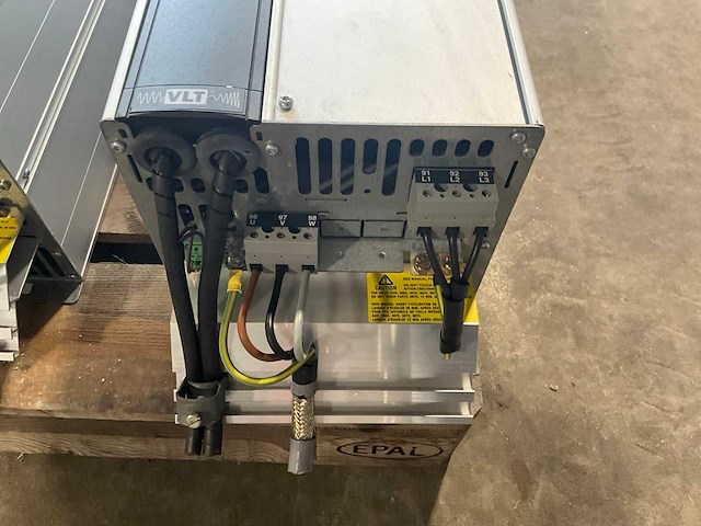 Danfoss vtl 6000hvac 17,3kva frequentieregelaar - afbeelding 3 van  5