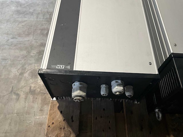 Danfoss vtl 6000hvac 43,8kva frequentieregelaar - afbeelding 1 van  2