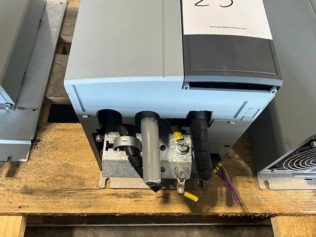Danfoss vtl hvac drive 11kw frequentieregelaar - afbeelding 1 van  2
