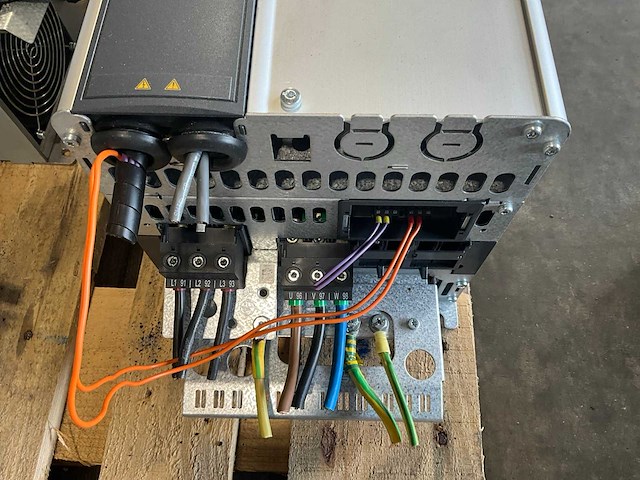 Danfoss vtl hvac drive 22kw frequentieregelaar - afbeelding 3 van  4