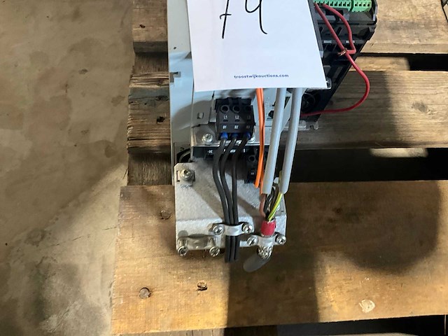 Danfoss vtl hvac drive 4,0kw frequentieregelaar - afbeelding 3 van  7