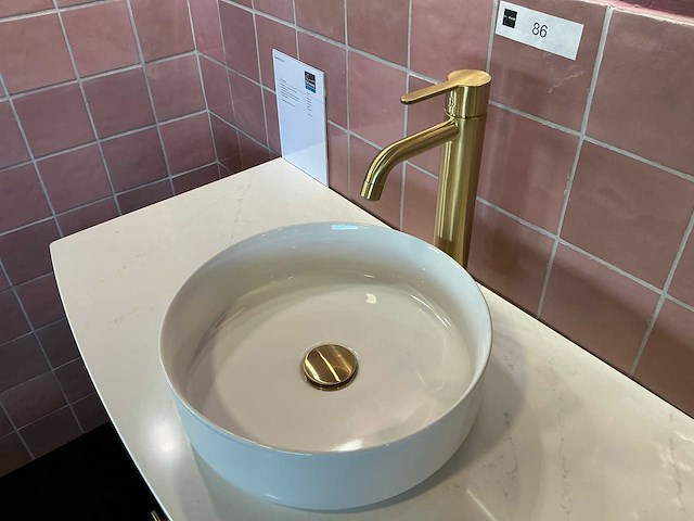 Dansani you wastafelopstelling - afbeelding 6 van  8