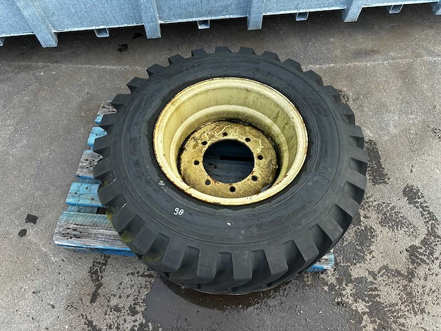 Danubiana – landbouwband d-146 16/70-20 met velg 8-gaats (1x) - afbeelding 2 van  3