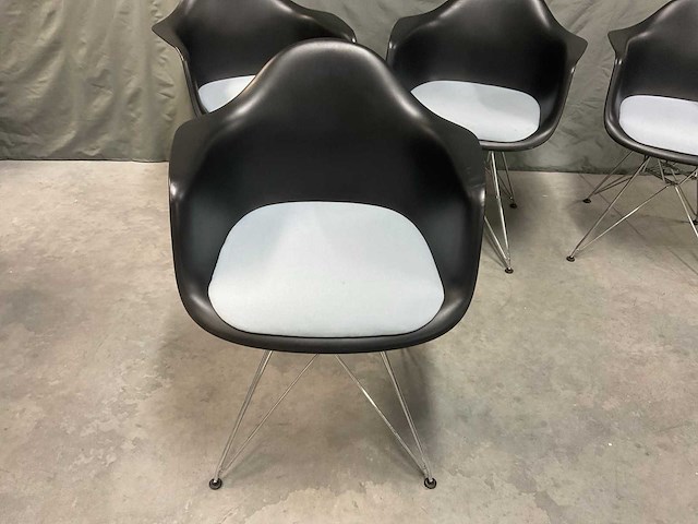 Dar vitra stoel (4x) - afbeelding 10 van  12