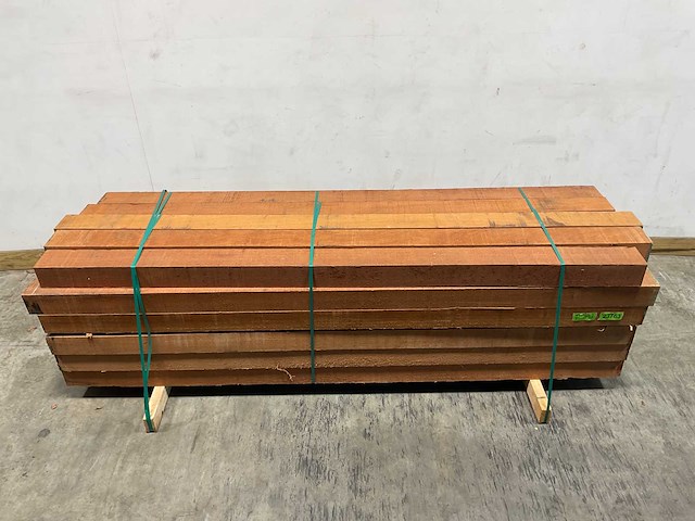 Dark red meranti hardhouten balk - 245x13x10,5 cm (15x) - afbeelding 1 van  6