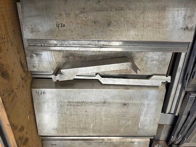 Darley - 1989 - ehp 200 52 43 - cnc-kantbank - afbeelding 12 van  17