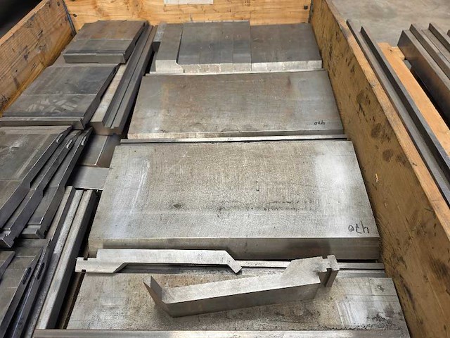 Darley - 1989 - ehp 200 52 43 - cnc-kantbank - afbeelding 13 van  17