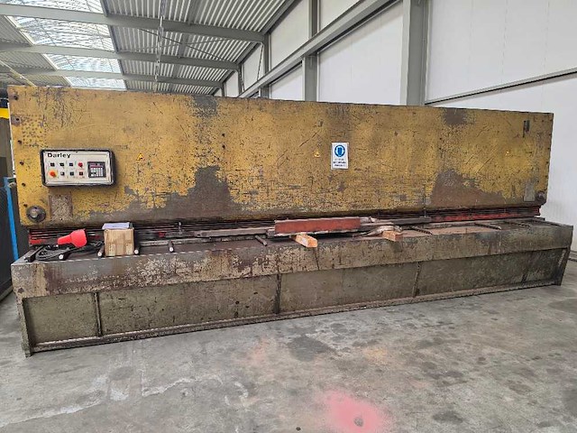 Darley - 1993 - vs 6100 x 8 - guillotineschaar - afbeelding 1 van  13