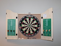 Dartbord in kast. - afbeelding 1 van  2